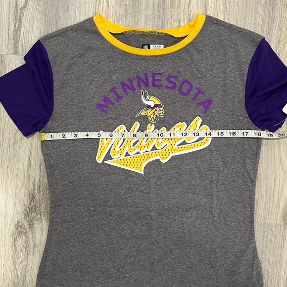 NWT NFL Minnesota Vikings Gray Colorblock Crew Neck Short SleeveT-Shirt Size M - Picture 3 of 7